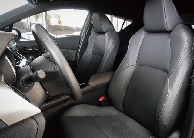 TOYOTA豐田 C-HR  第7張相片