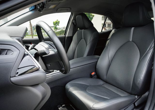 TOYOTA豐田 CAMRY  第7張相片