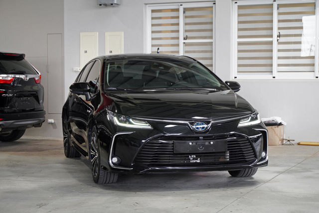 TOYOTA豐田 COROLLA ALTIS HYBRID  第2張相片