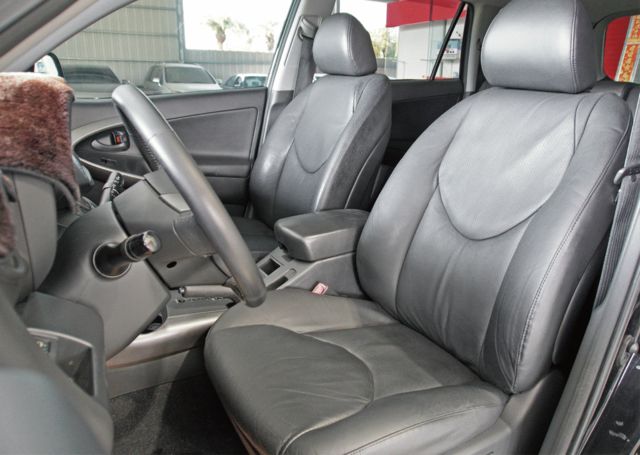 TOYOTA豐田 RAV4  第7張相片