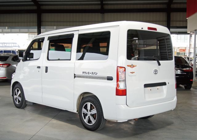 TOYOTA豐田 TOWN ACE  第3張相片