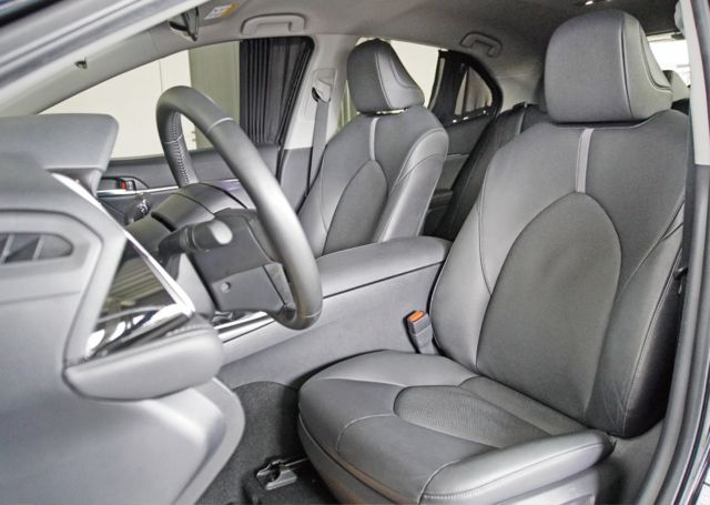 TOYOTA豐田 CAMRY  第7張相片