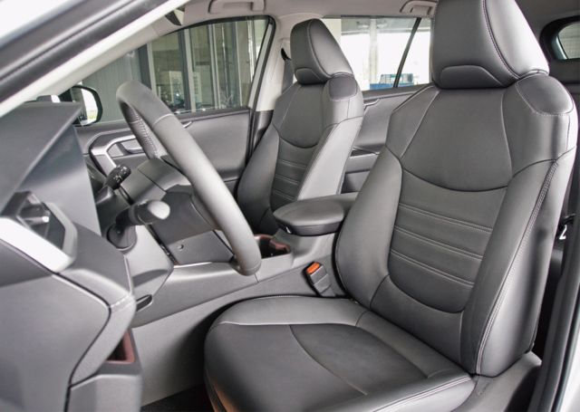 TOYOTA豐田 RAV4  第7張相片