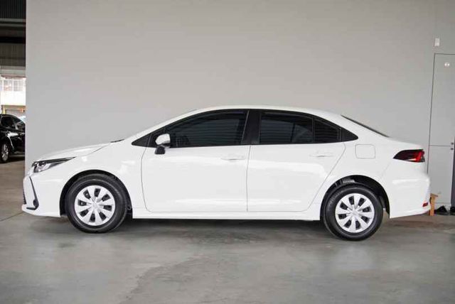 TOYOTA豐田 ALTIS  第3張相片