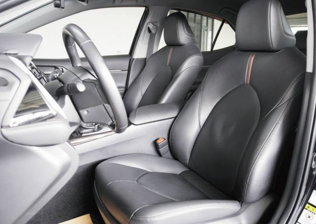 TOYOTA豐田 CAMRY  第7張相片