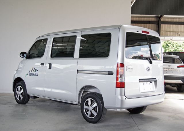TOYOTA豐田 TOWN ACE  第3張相片