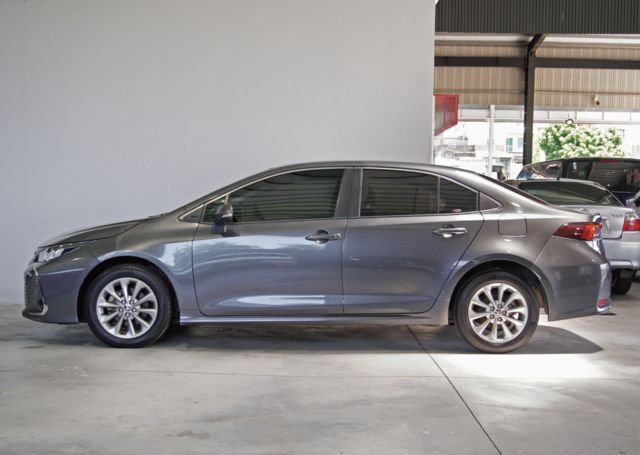 TOYOTA豐田 ALTIS  第4張相片