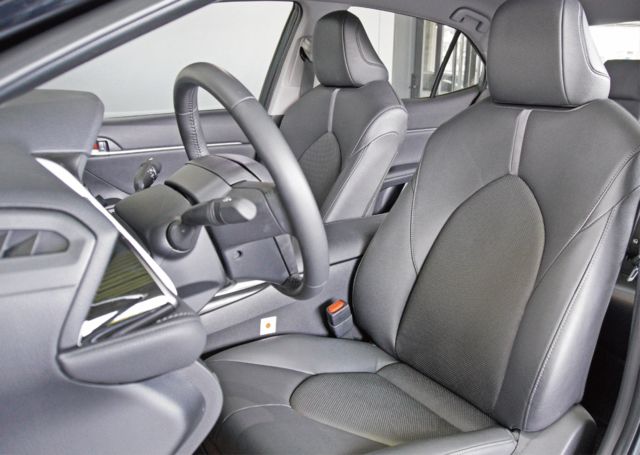 TOYOTA豐田 CAMRY  第7張相片