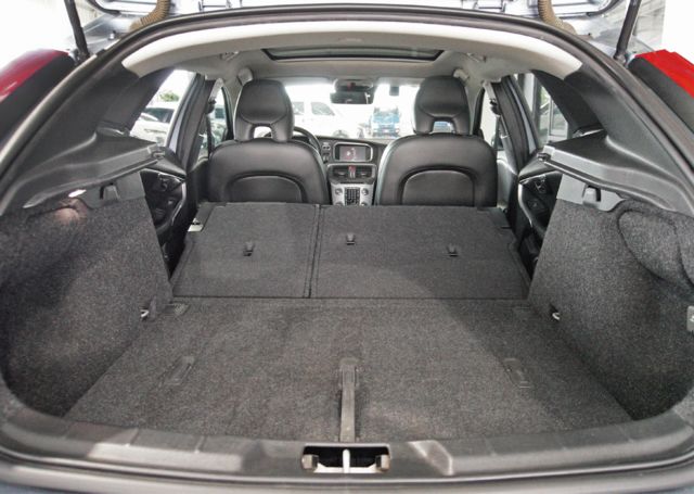 VOLVO富豪 V40  第5張相片