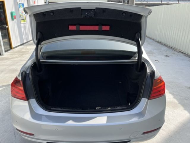 BMW寶馬 320I  第6張相片