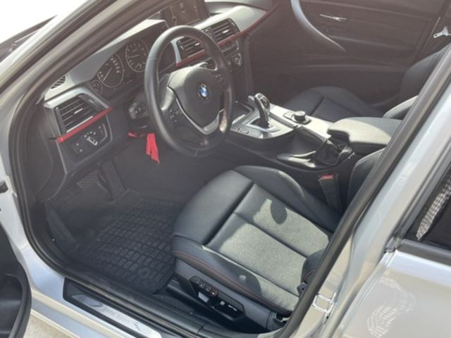 BMW寶馬 320I  第10張相片