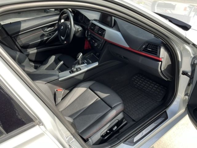 BMW寶馬 320I  第11張相片