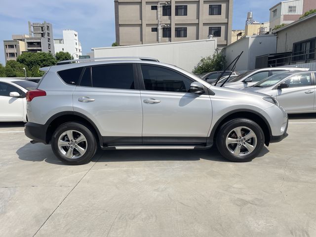 RAV4 2.5  第4張相片