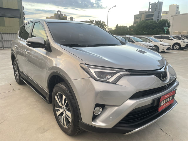 RAV4 2.0  第3張相片