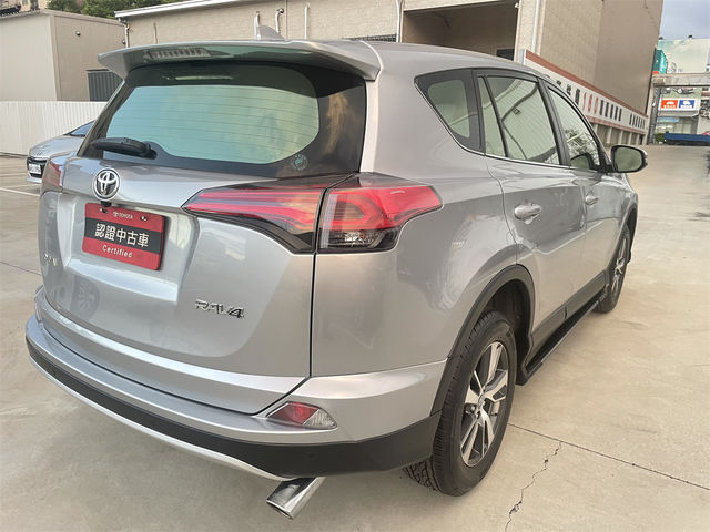 RAV4 2.0  第5張相片