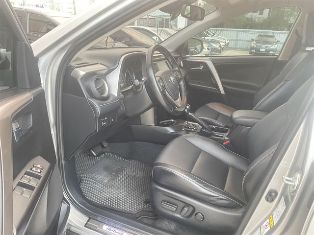 RAV4 2.0  第8張相片