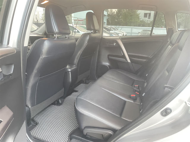 RAV4 2.0  第9張相片