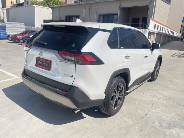 RAV4 2.0  第5張相片