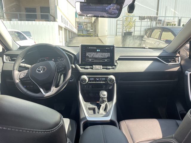 RAV4 2.0  第7張相片