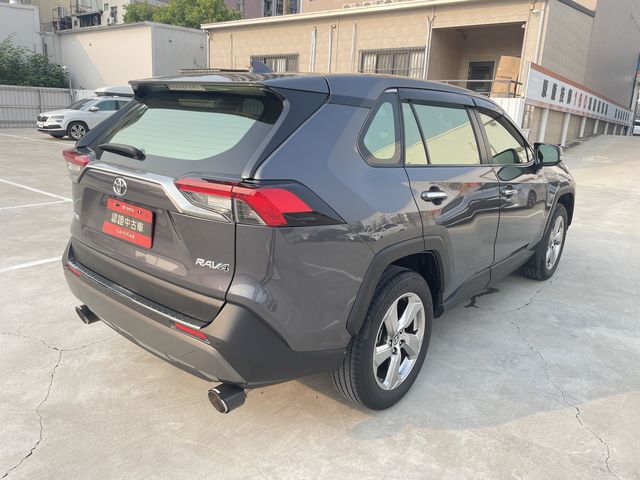RAV4 2.0  第5張相片