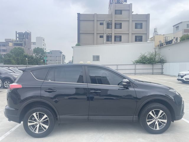 RAV4 2.0  第4張相片