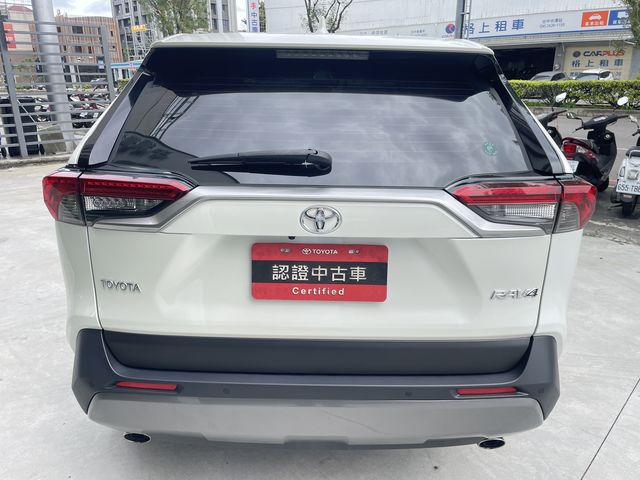 RAV4 2.0  第6張相片