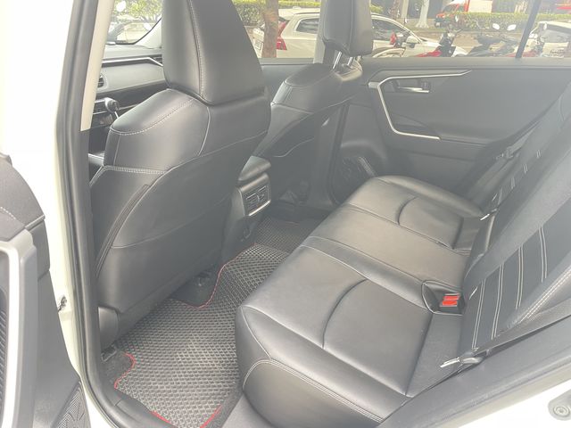 RAV4 2.0  第9張相片