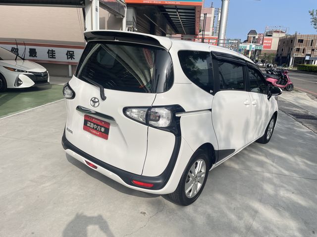 SIENTA 1.8  第5張相片