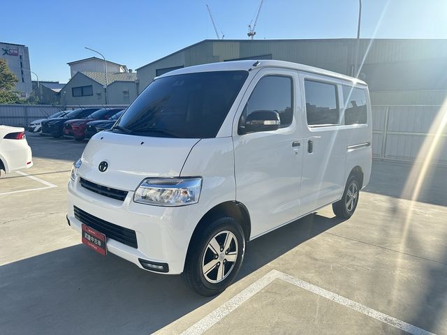 TOWN ACE VAN 5人  第1張相片