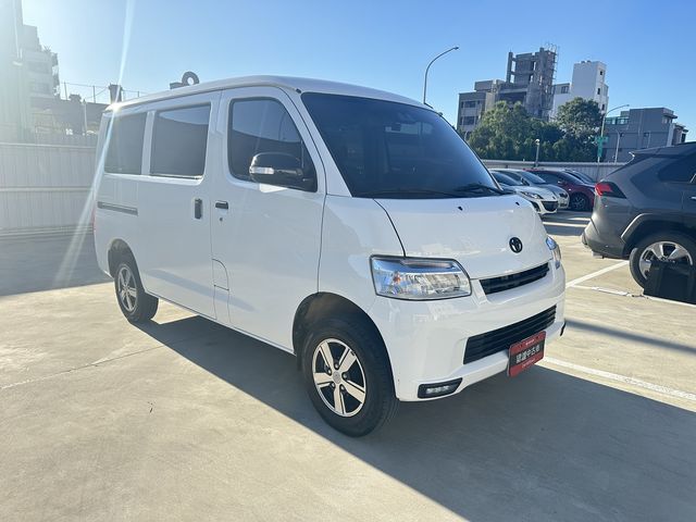 TOWN ACE VAN 5人  第3張相片