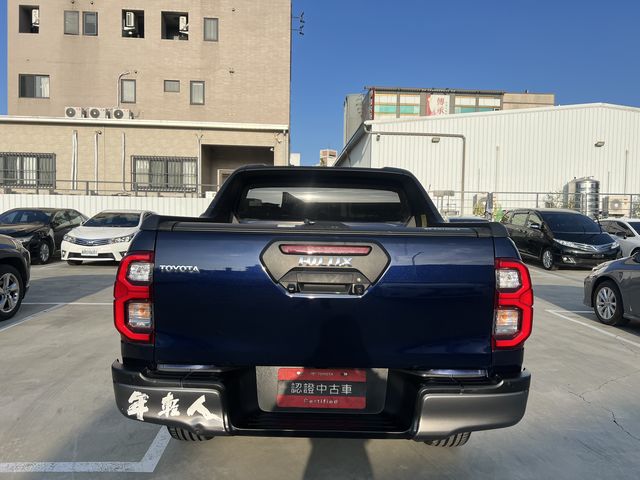 HILUX 2.8  第6張相片