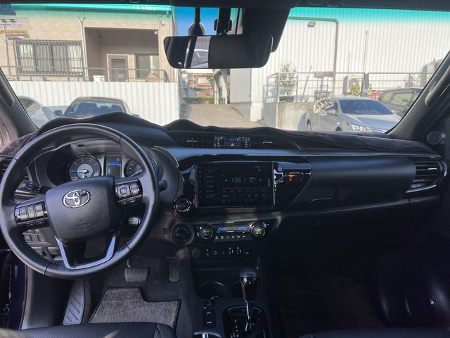 HILUX 2.8  第7張相片