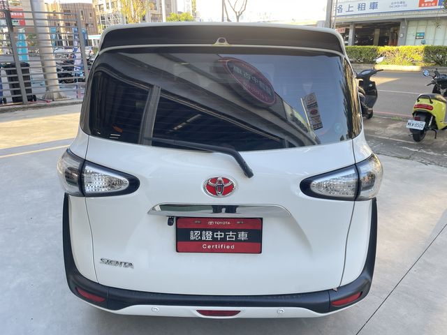 SIENTA 1.8  第6張相片