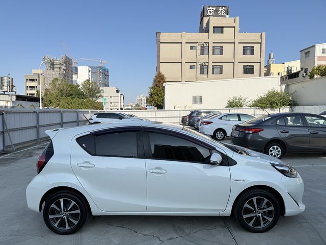 PRIUS C 1.5  第4張相片