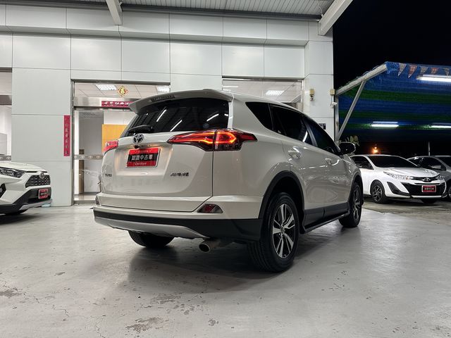 RAV4 2.0  第5張相片