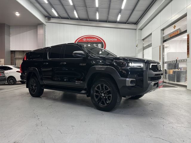 HILUX 2.8  第3張相片