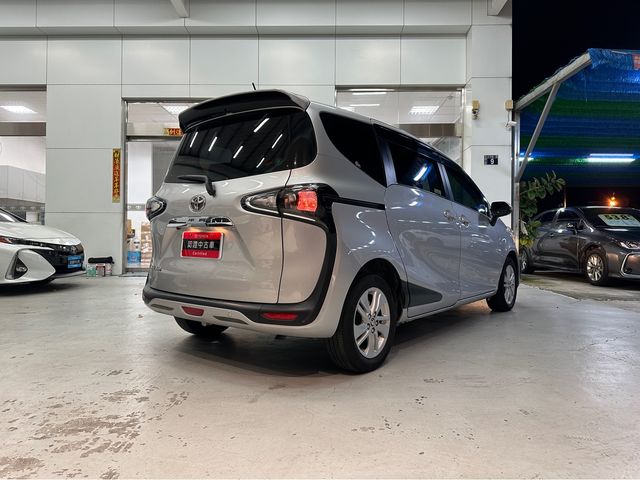 SIENTA 1.8  第5張相片