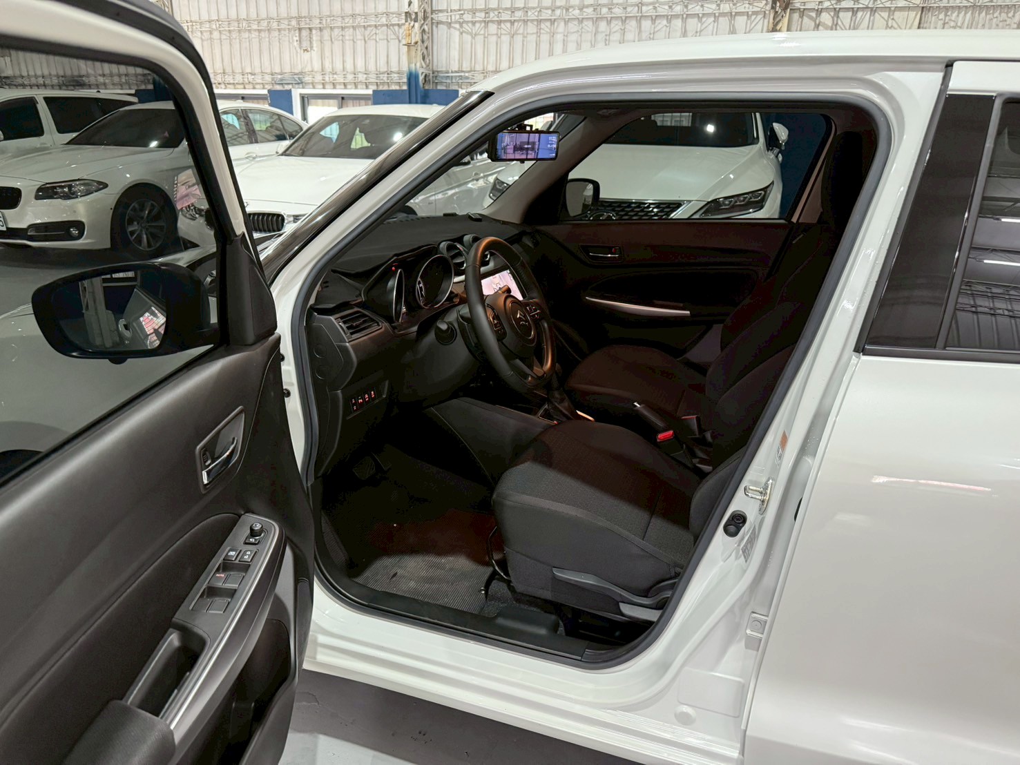 2024 Suzuki swift 1.2 輕油電  第8張相片