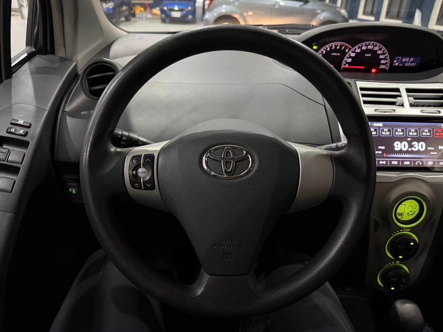 2009 TOYOTA Yaris 1.5  第13張相片