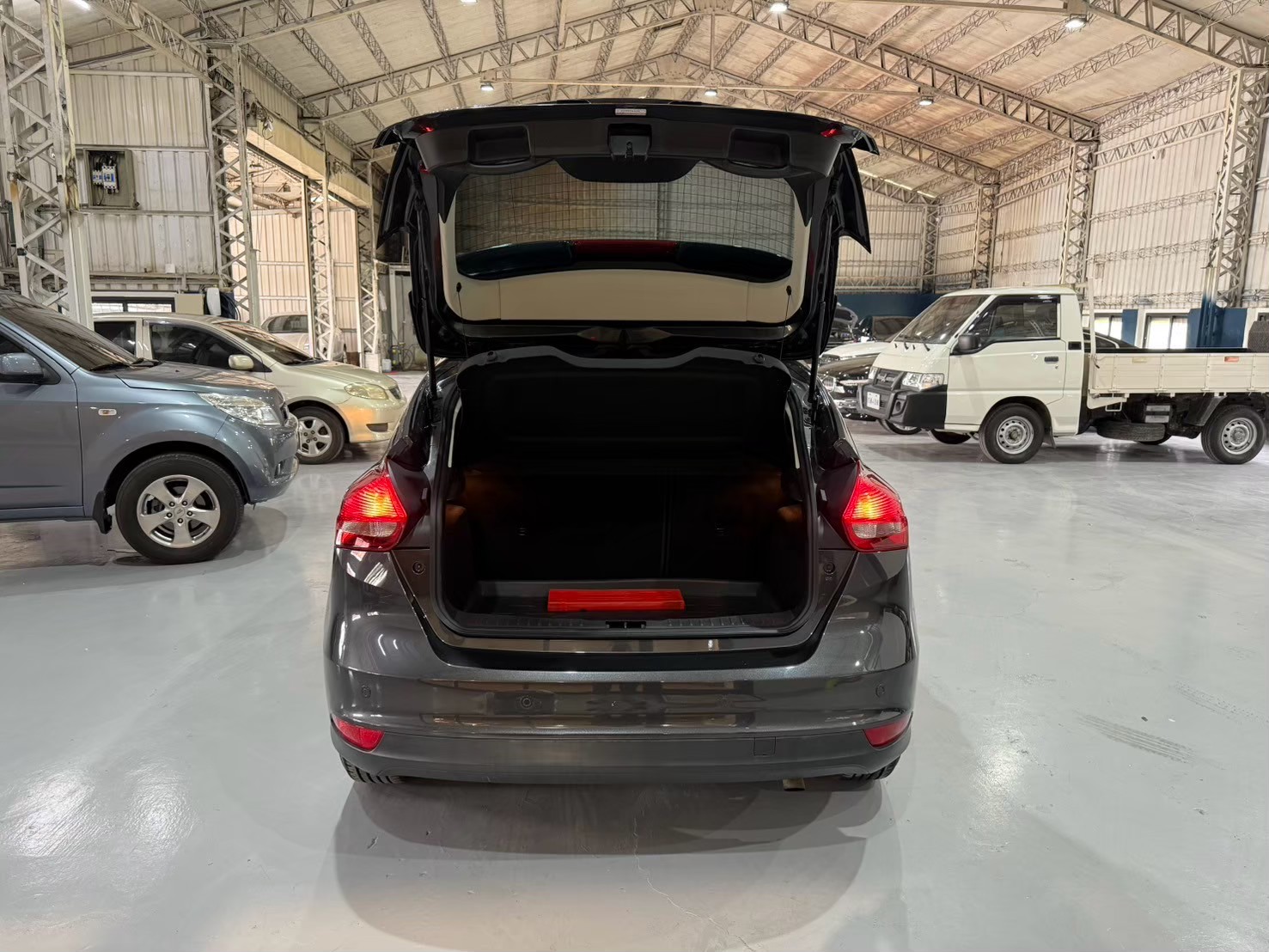 2017 FORD FOUCUS MK3.5   第7張相片