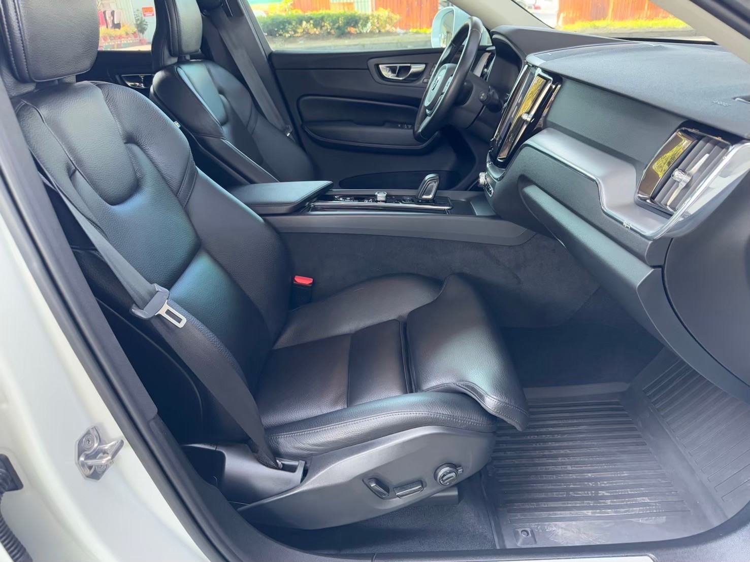 VOLVO XC60 B5M 2.0  第5張相片