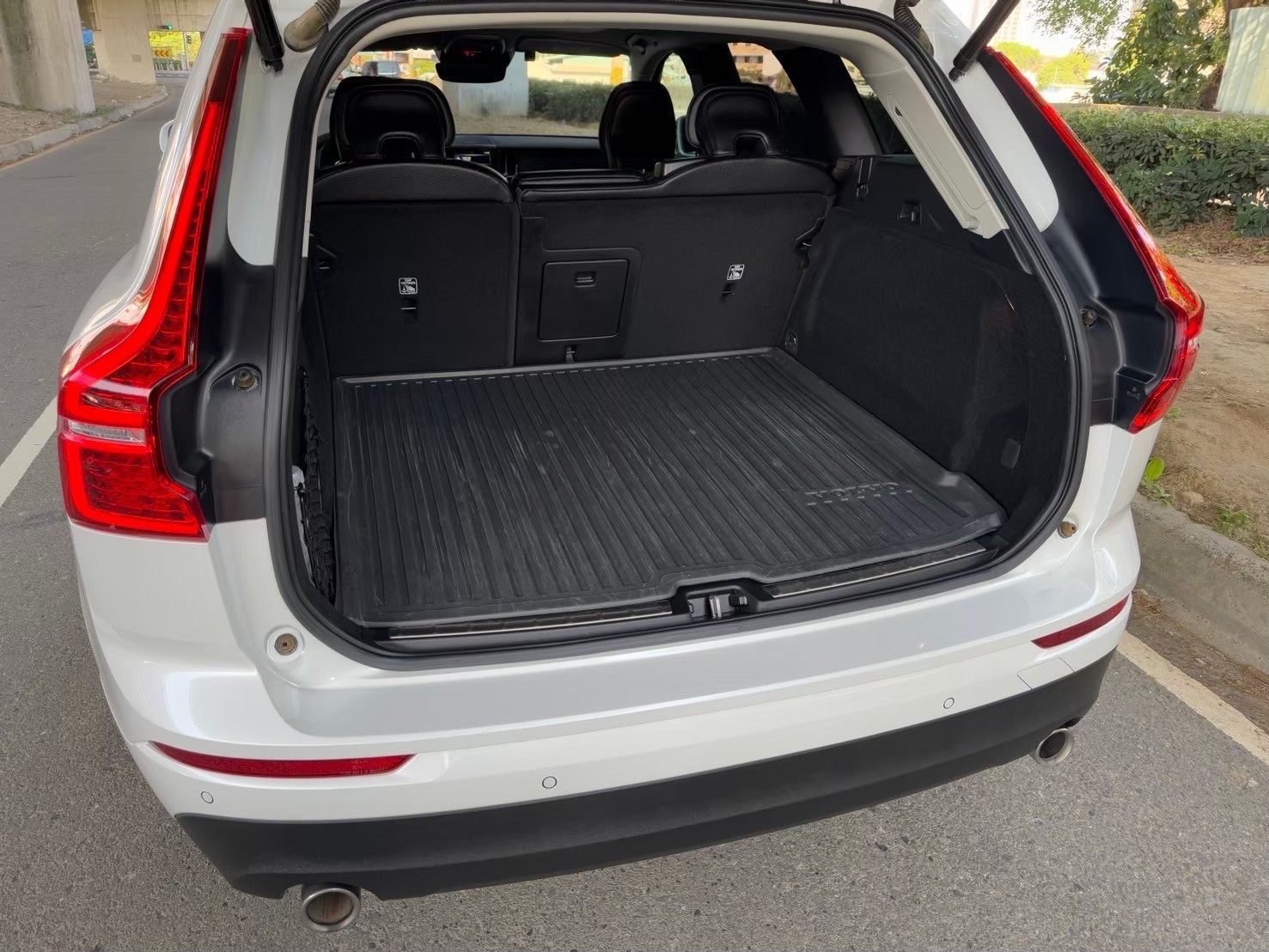VOLVO XC60 B5M 2.0  第18張相片
