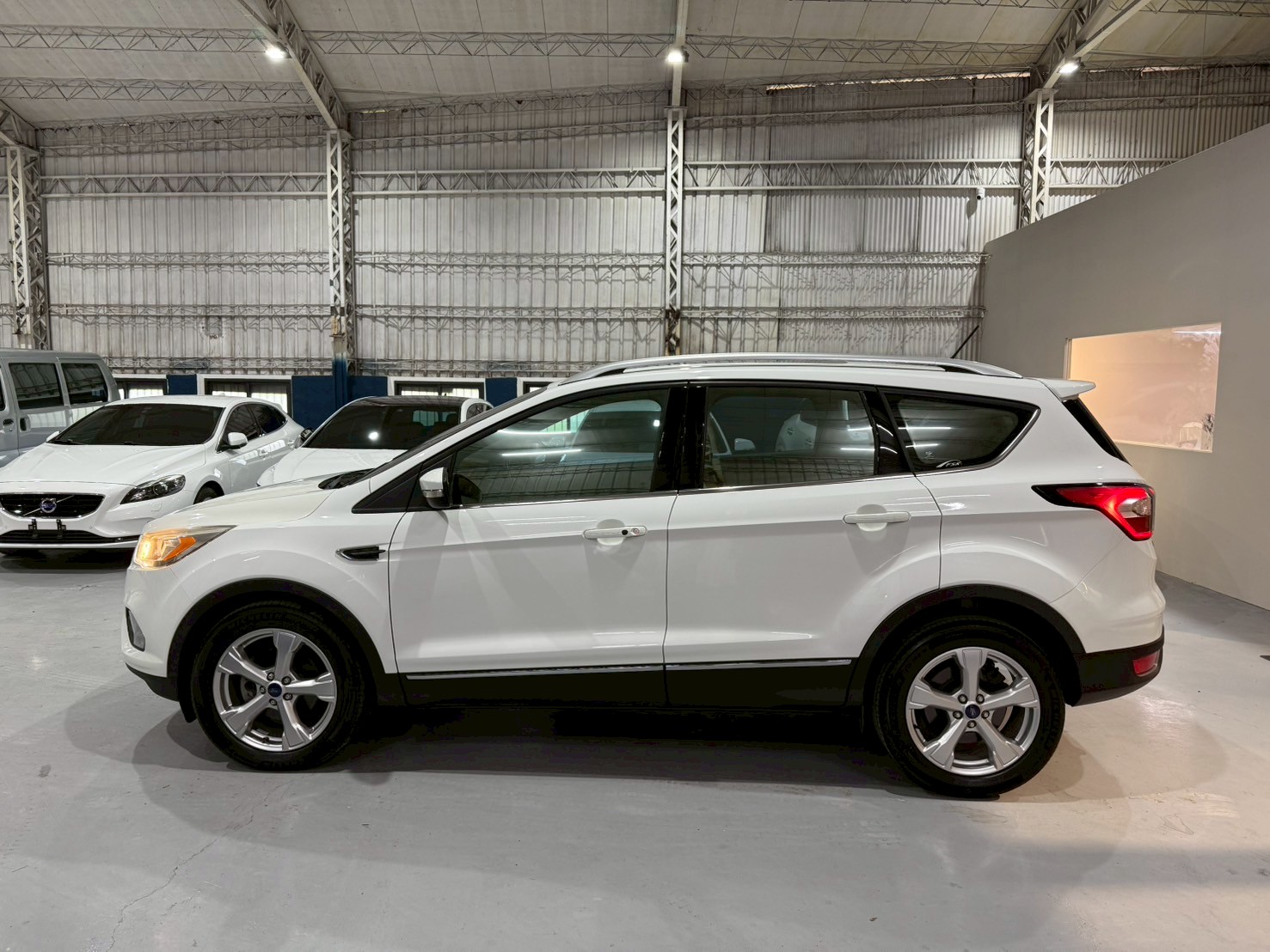 2017 Ford kuga 1.5  第6張相片