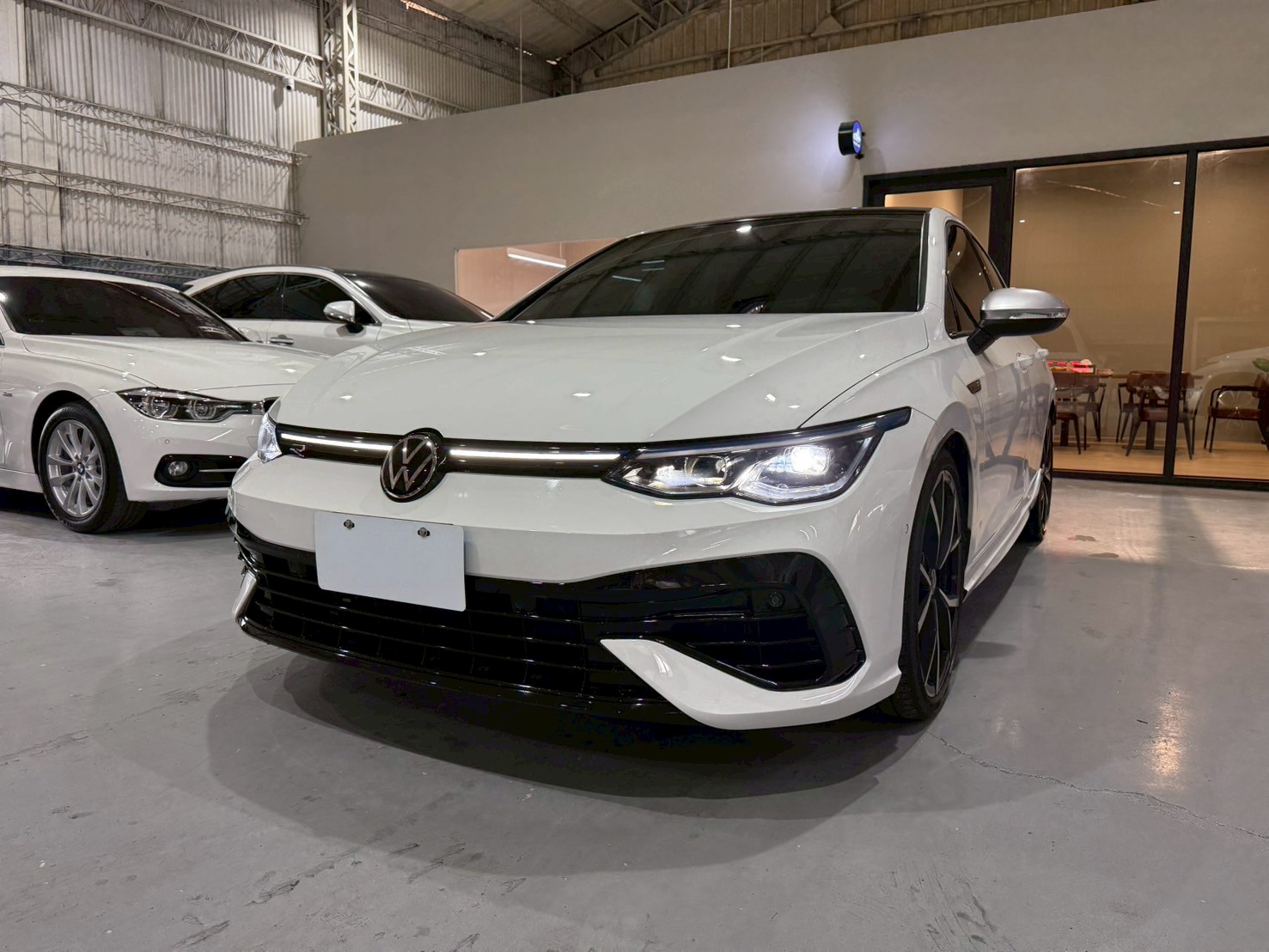 2022 VW GoLF R 2.0  第1張相片