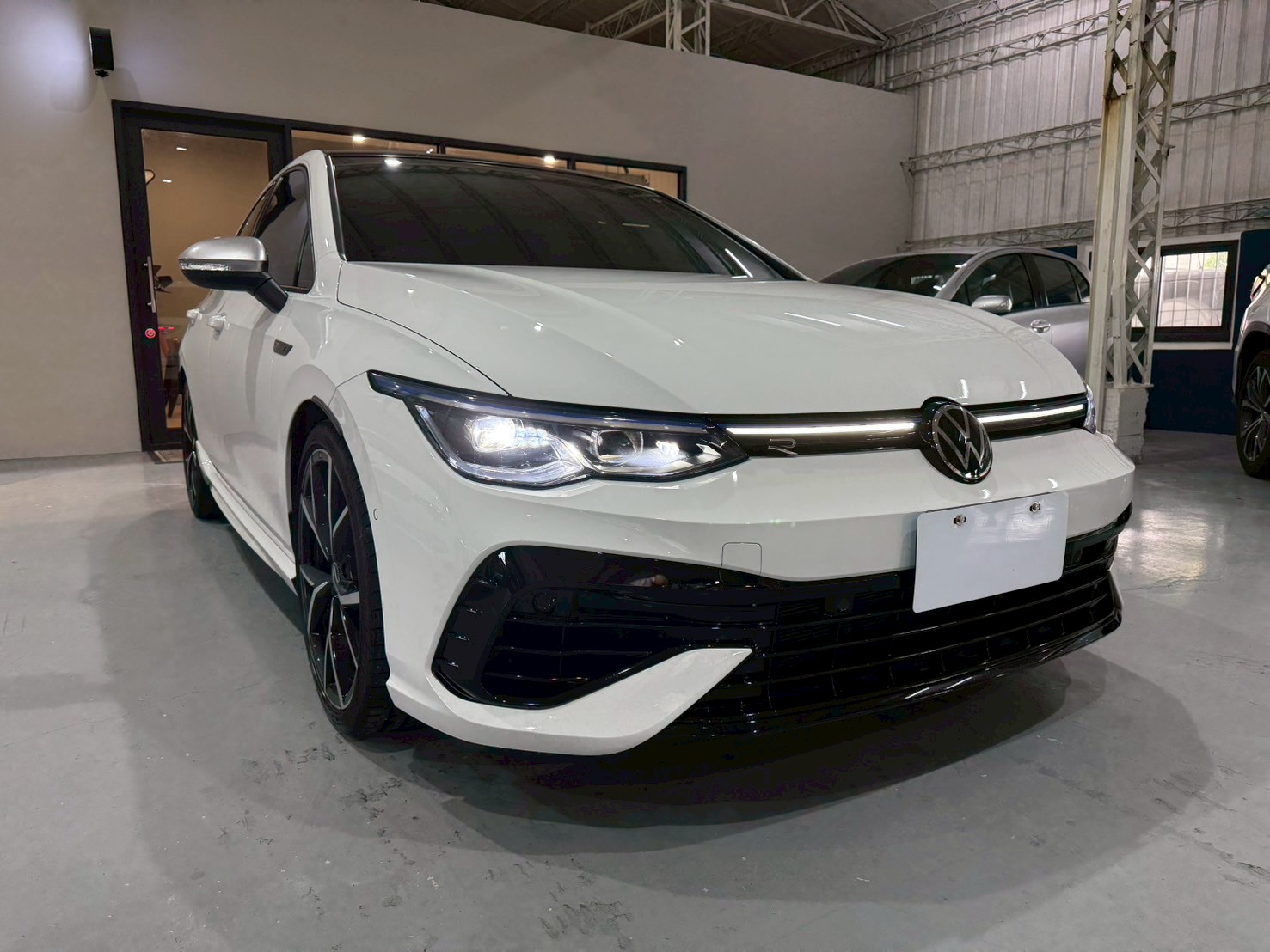 2022 VW GoLF R 2.0  第2張相片