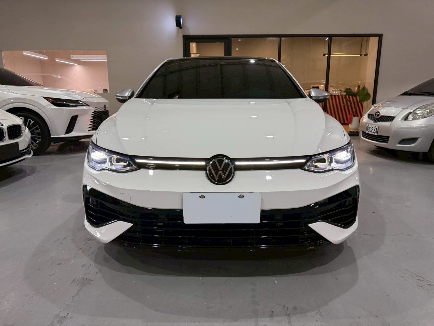 2022 VW GoLF R 2.0  第3張相片