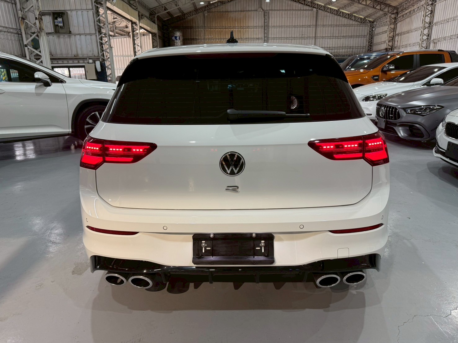 2022 VW GoLF R 2.0  第5張相片