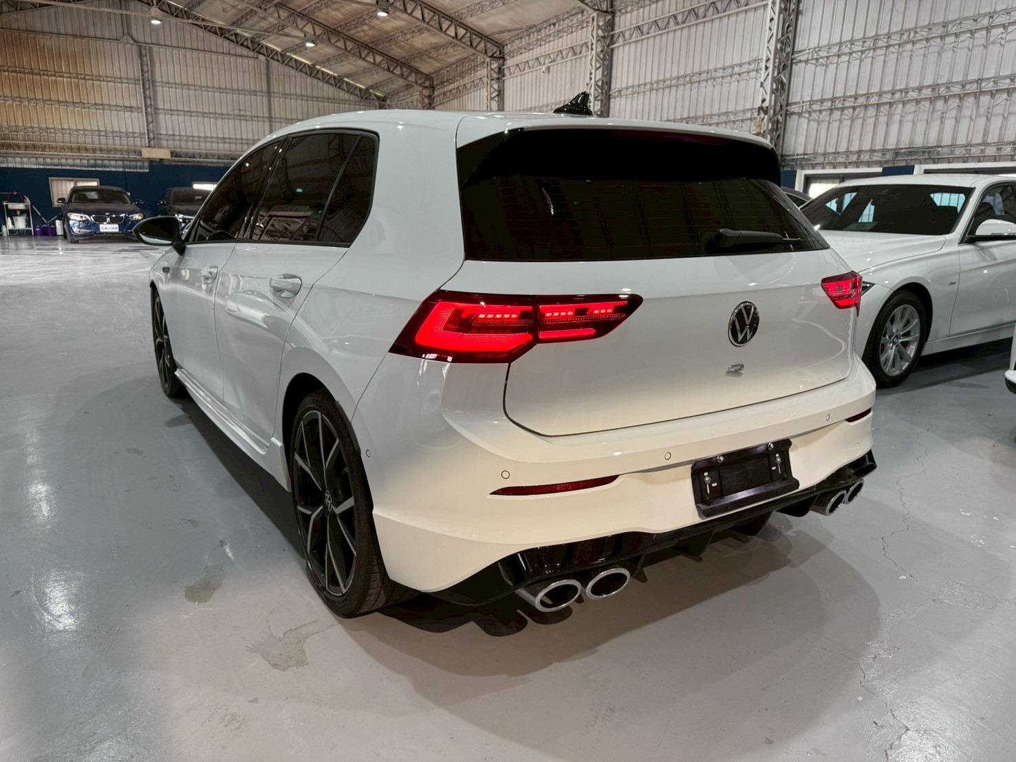 2022 VW GoLF R 2.0  第6張相片