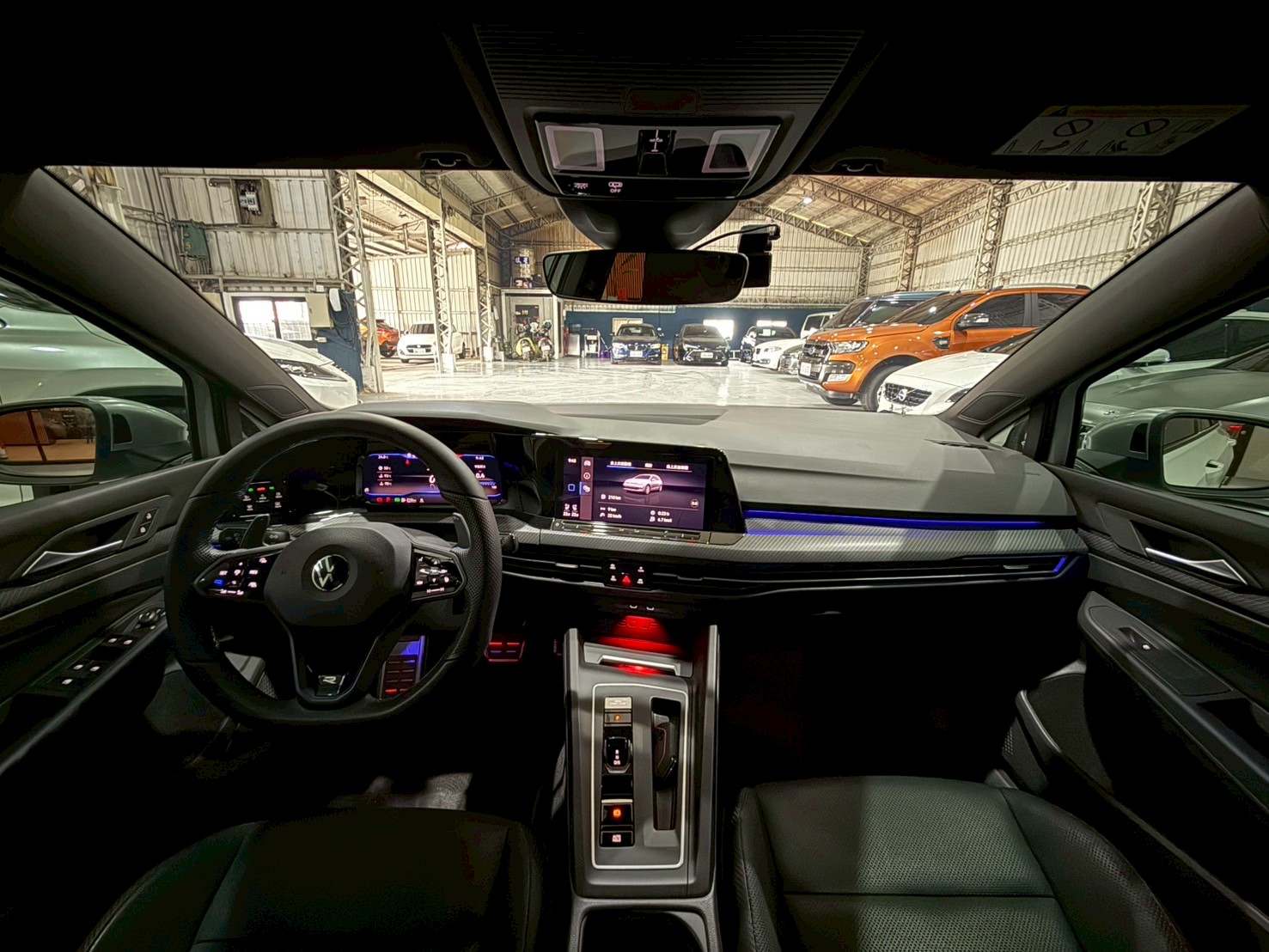 2022 VW GoLF R 2.0  第10張相片