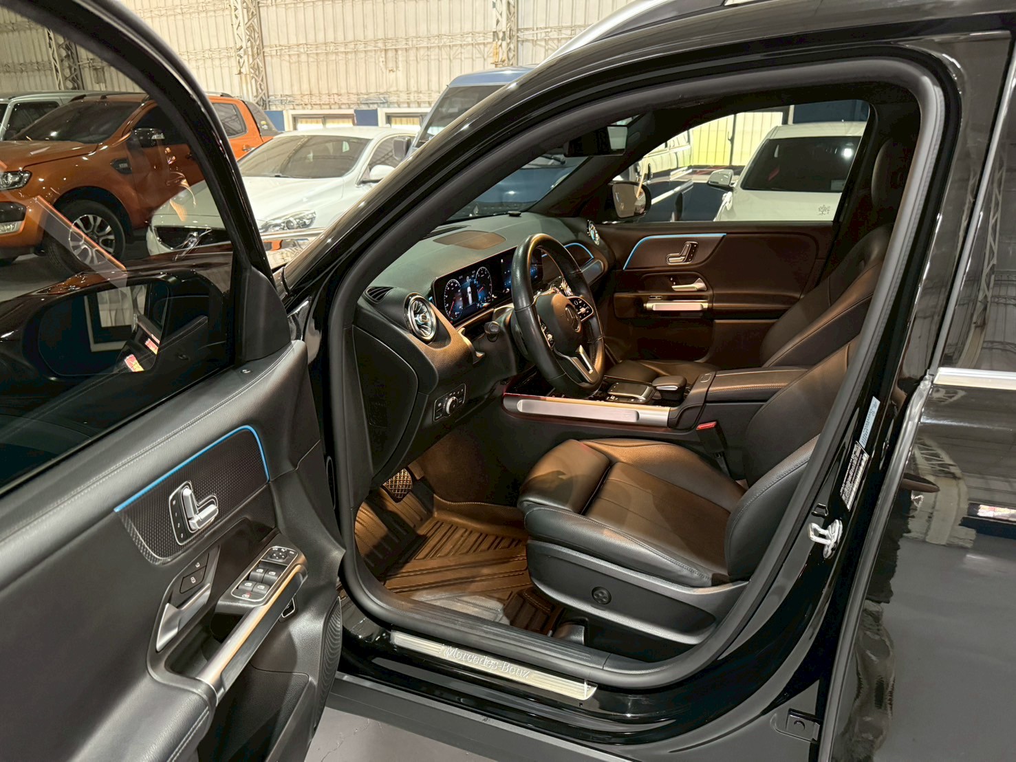 2021 M-Benz GLB250 2.0  第7張相片